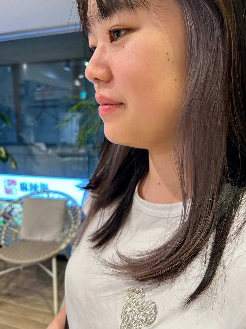 ロング 梅沢 優羽のヘアスタイル
