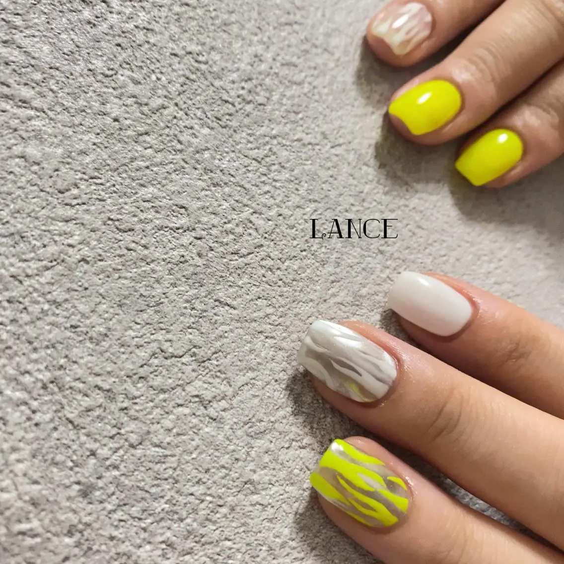 ミディアム ネイル オーロラネイル フットネイル フレンチネイル ミラーネイル ニュアンスネイル ハンドネイル Lance nailのネイルデザイン