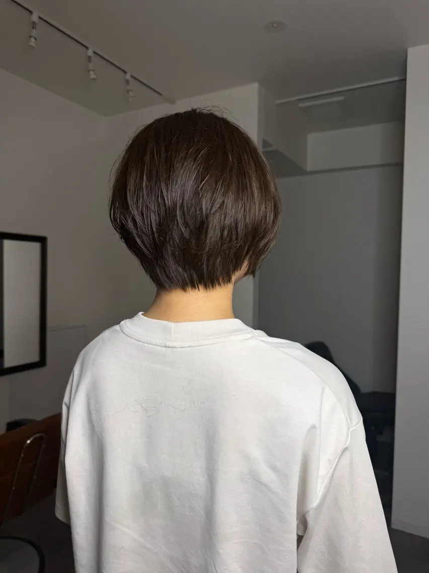 ショート カラー 大人な抜け感レイヤー remi🖤のヘアスタイル