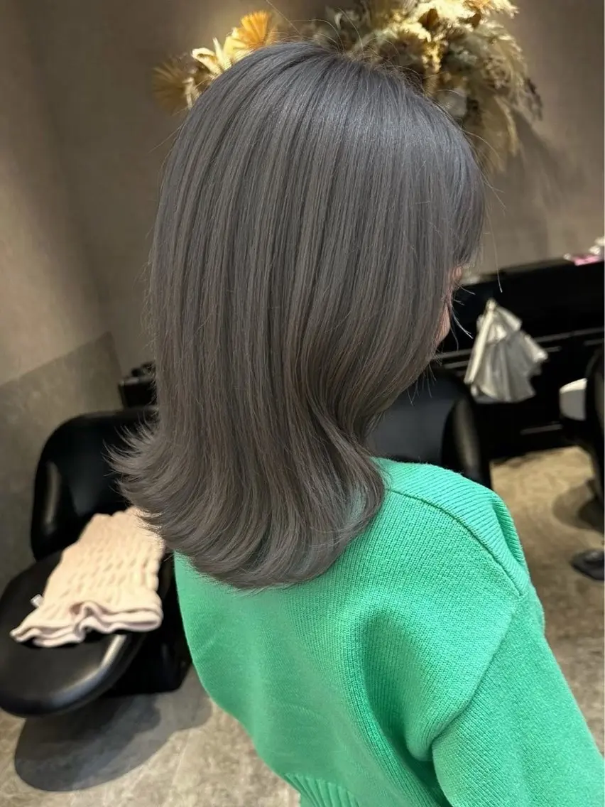 セミロング カラー ベージュカラー ブリーチ 透明感カラー グレージュ オレンジ ヘアカラー トリートメント tomoya 透明感のグレージュのヘアスタイル