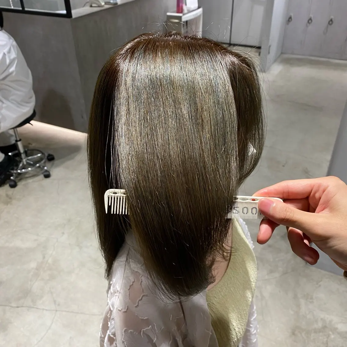 ミディアム カラー オリーブカラー はなか こうすけのヘアスタイル