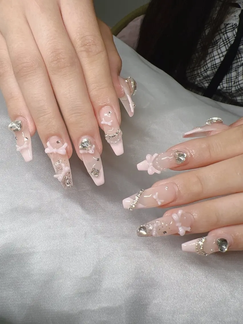 ネイル 長さ出し グラデーション 卒業式 キラキラネイル マグネットネイル ハンドネイル Lee Nailsのネイルデザイン
