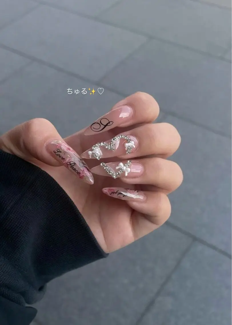 ネイル ハンドネイル suzu🎀🫧✨ .のネイルデザイン