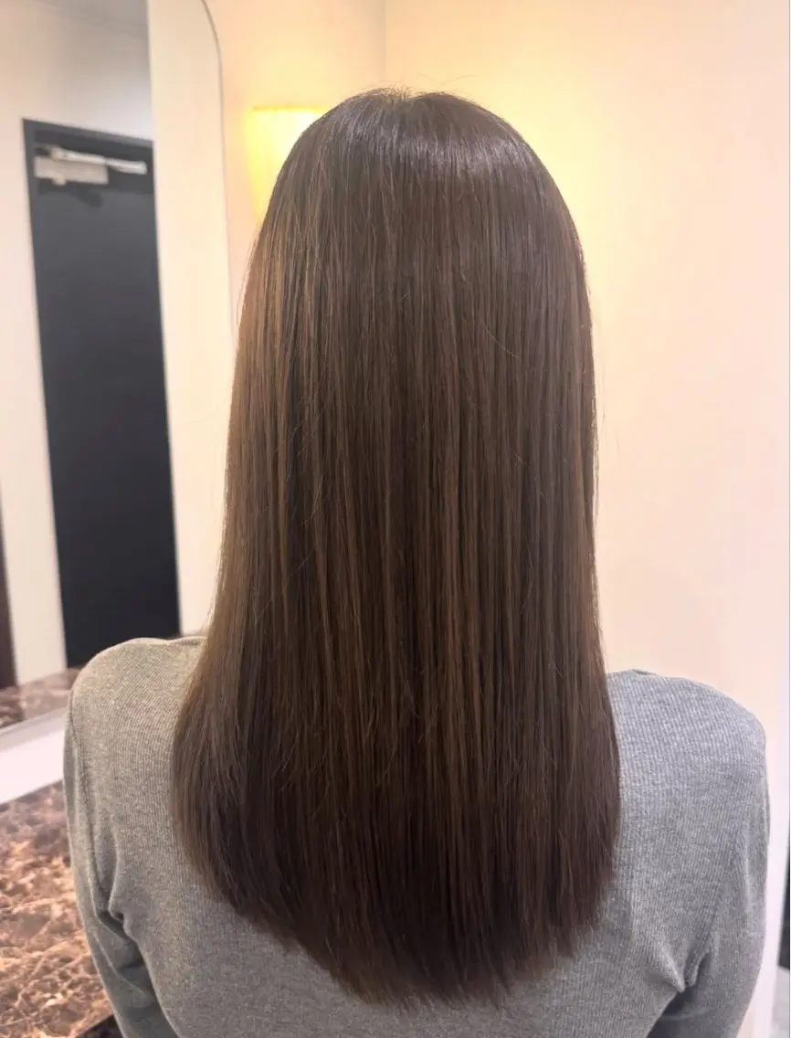 ロング カラー ベージュカラー オリーブベージュ レイヤーカット カット ヘアカラー Ako  カット・ 縮毛矯正モデル募集のヘアスタイル