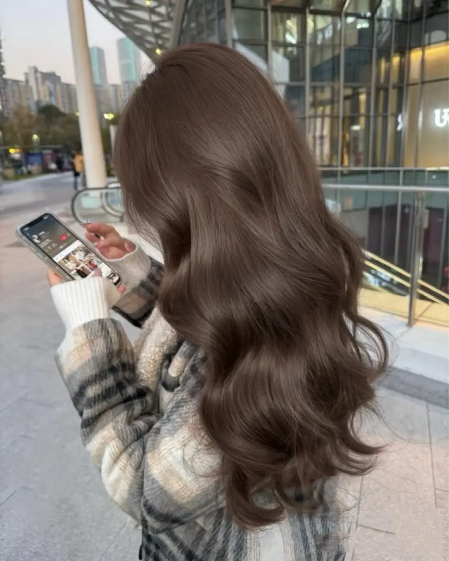 ロング カラー カット ヘアカラー トリートメント ヘアセット 新宿/韓国ヘア/ 髪質改善ストレートのヘアスタイル