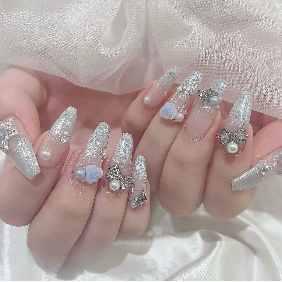 ネイル チークネイル ドット フットネイル フレンチネイル グラデーション ハンドネイル ハンドケア Nihonthy Nail 新宿のネイルデザイン