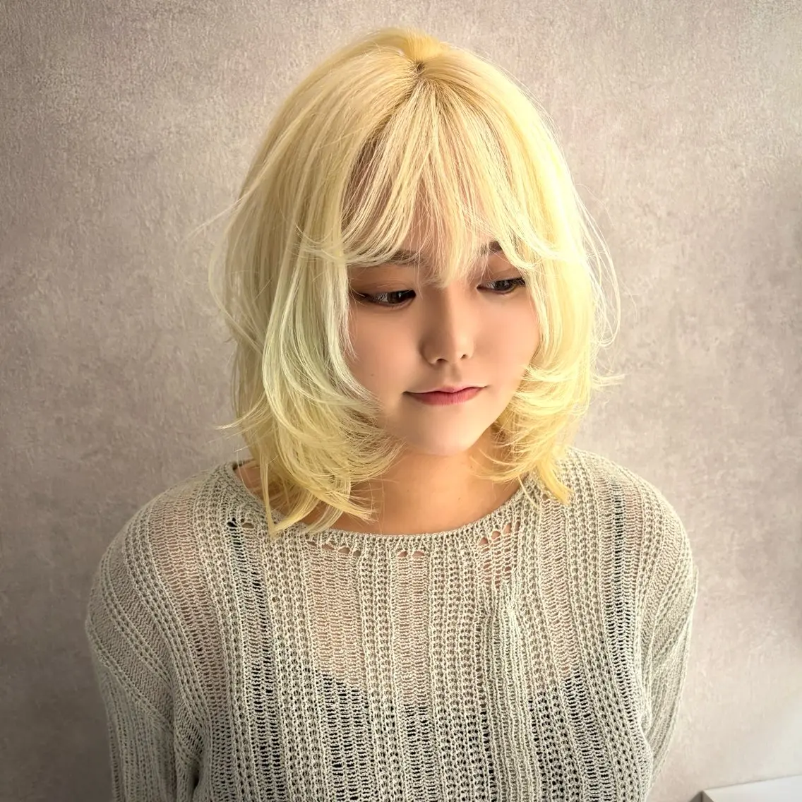 カラー ブリーチ ブロンド ハイトーンカラー ホワイトブロンド ヘアカラー YUI/ ハイトーン デザインカラーのヘアスタイル