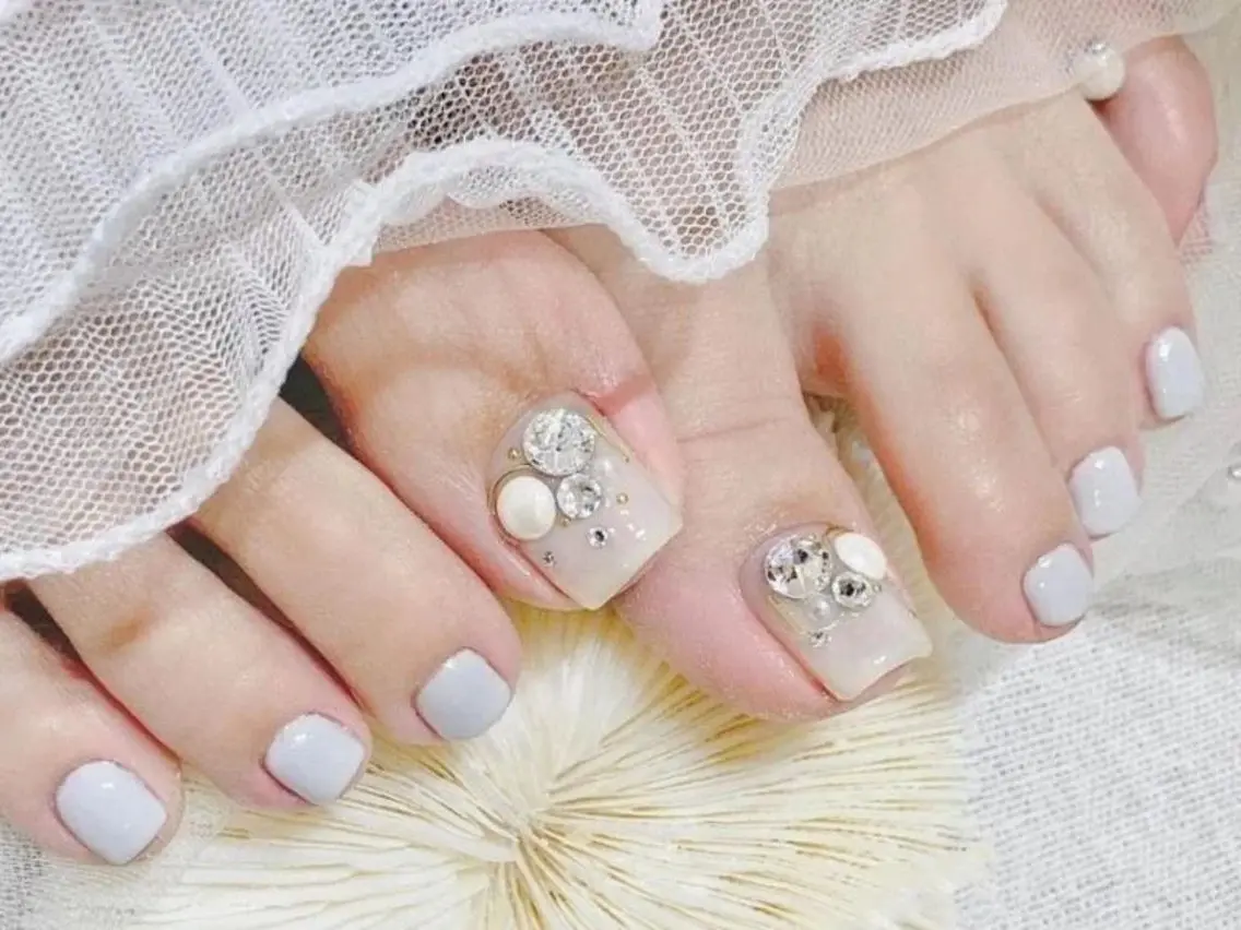 ネイル オーロラネイル クリアネイル フラッシュネイル ジェルネイル グラデーション フットネイル Amee Nail Salonのネイルデザイン