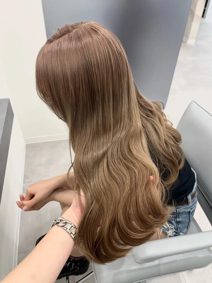 ロング ヘアカラー XIA AIMIのヘアスタイル