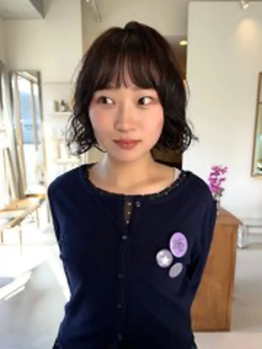 ショート カラー パーマ パーマ🌀/縮毛🪡 透明感カラー🧊のヘアスタイル
