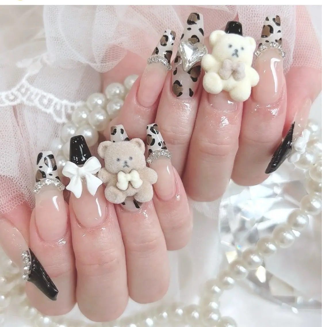 ネイル オーロラネイル クリアネイル フラッシュネイル ジェルネイル グラデーション ハンドネイル Amee Nail Salonのネイルデザイン