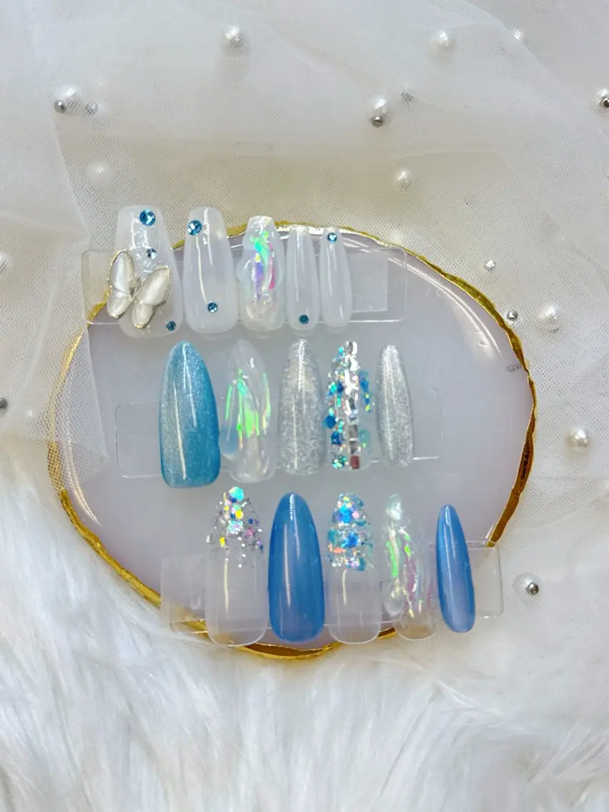 ネイル フットネイル フレンチネイル ジェルネイル ガラスフレンチ キラキラネイル Queeens nailのネイルデザイン