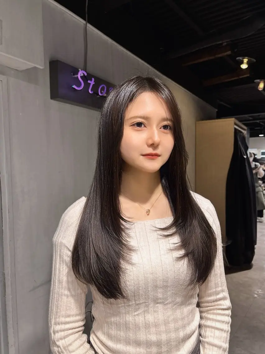 ロング 韓国風カラー 姫カット 韓国風ヘア レイヤーカット ワンホンレイヤー MEI🎀レイヤー 🎀韓国styleのヘアスタイル