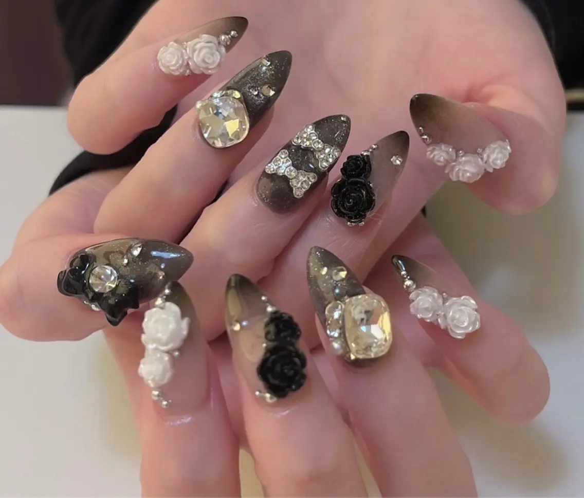 ネイル NiJi Nailsのネイルデザイン
