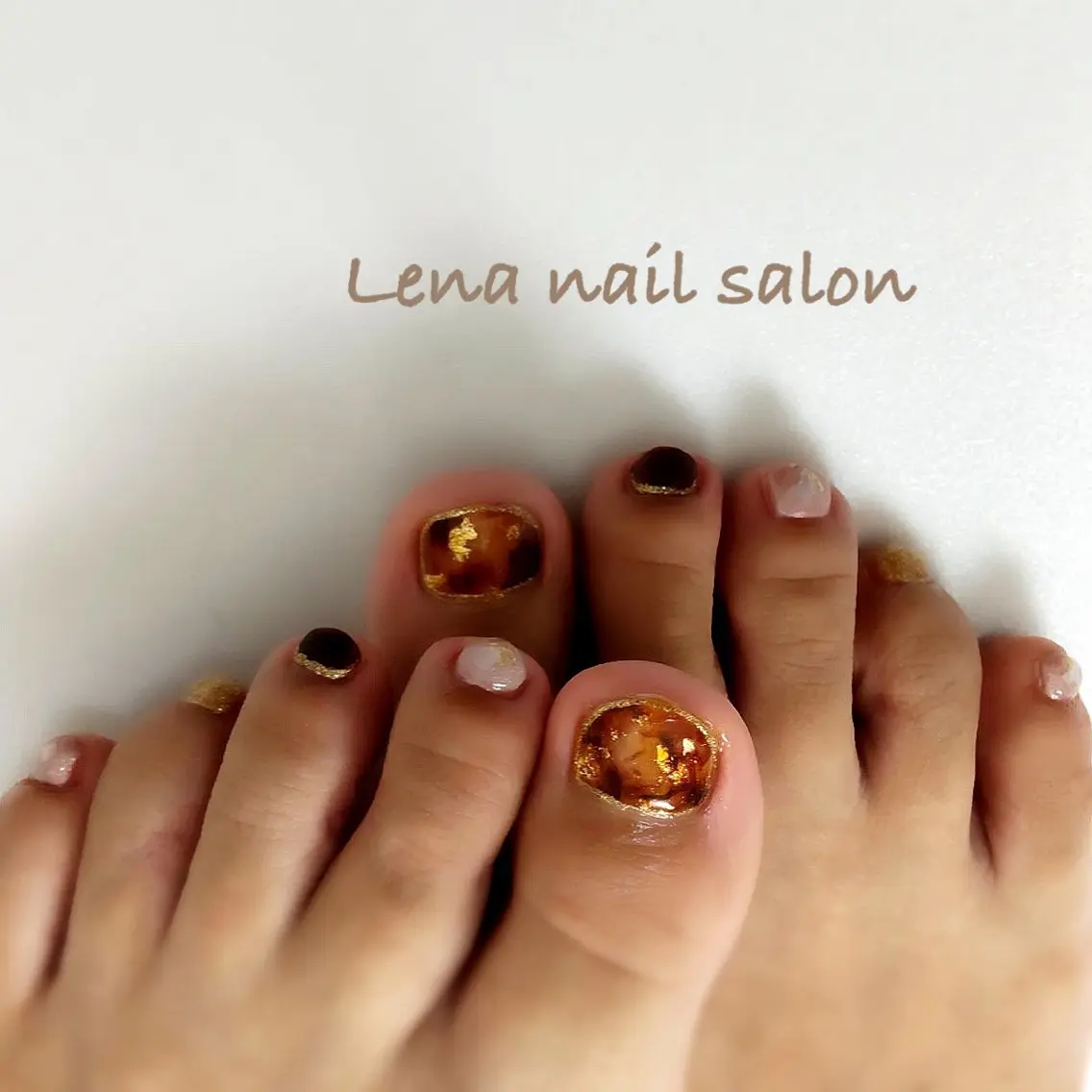 ネイル べっ甲ネイル フットネイル フットネイル 自爪育成ネイルケア Lena  nailのネイルデザイン