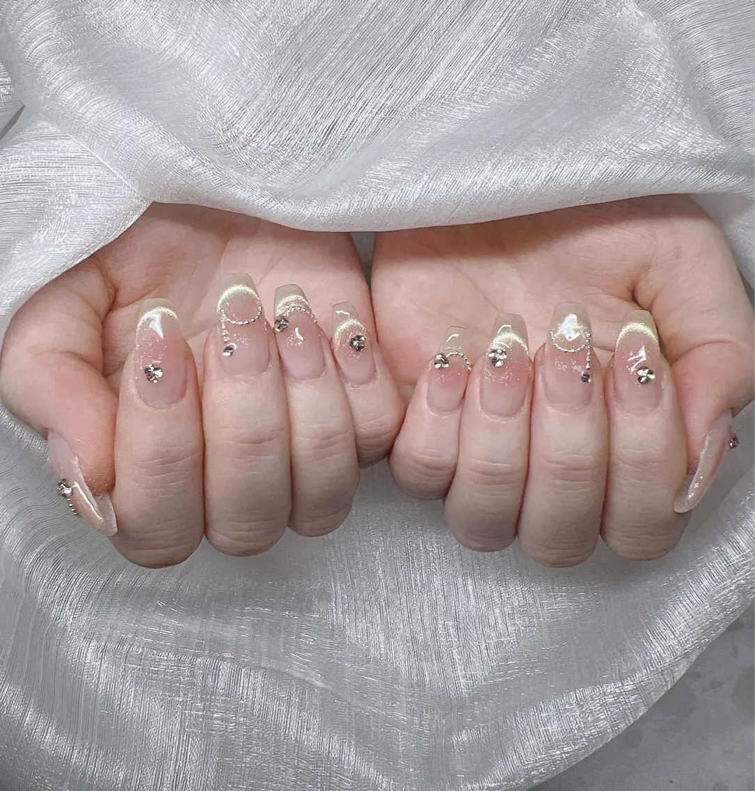 ネイル 長さ出し グラデーション 卒業式 キラキラネイル マグネットネイル ハンドネイル Lee Nailsのネイルデザイン
