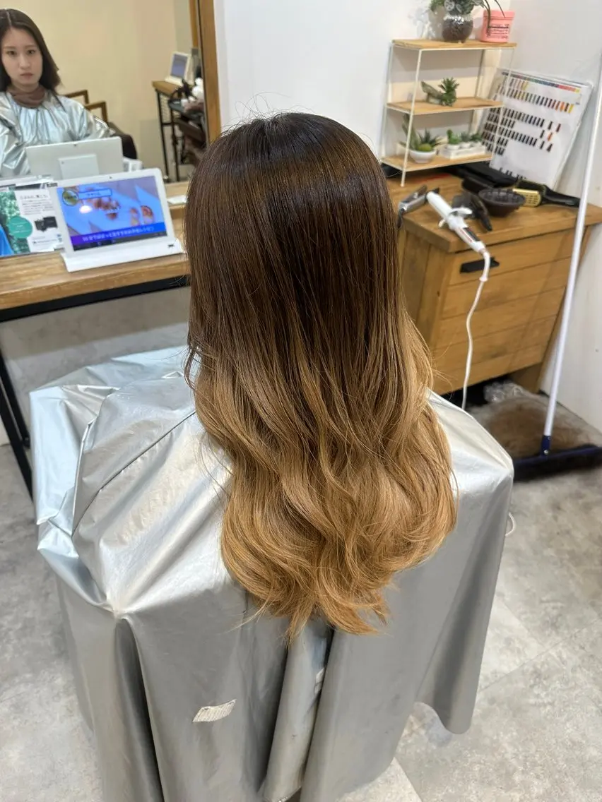 ロング カラー バレイヤージュ グラデーションカラー レイヤーカット 安藤 聖麻のヘアスタイル