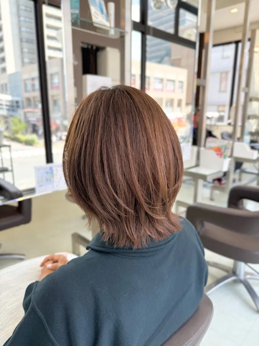 ミディアム カット ヘアカラー トリートメント WiLL新井優馬｜ くびれレイヤーのヘアスタイル