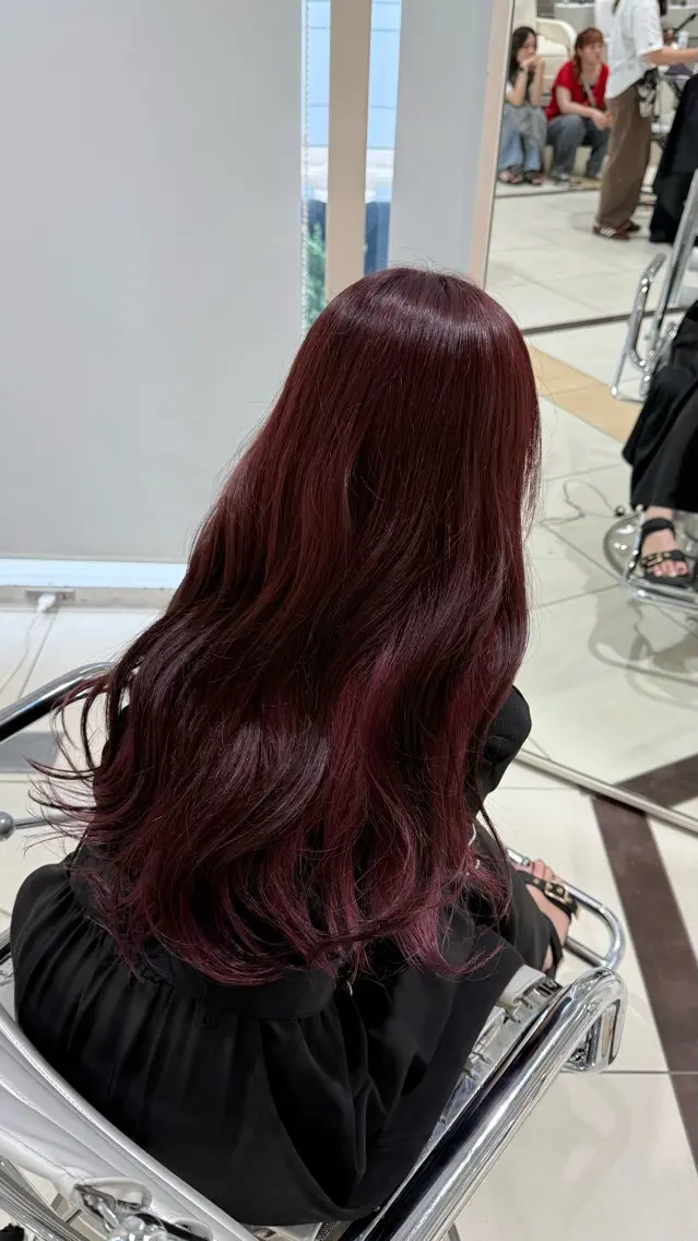 ロング レイヤーカット ヘアカラー 小宮山 桃加のヘアスタイル
