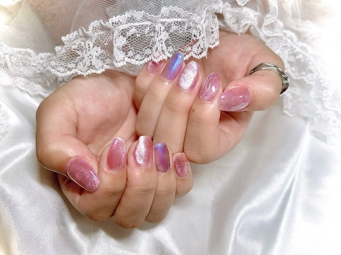 ネイル マグネットネイル HENECY🍓 momokaのネイルデザイン
