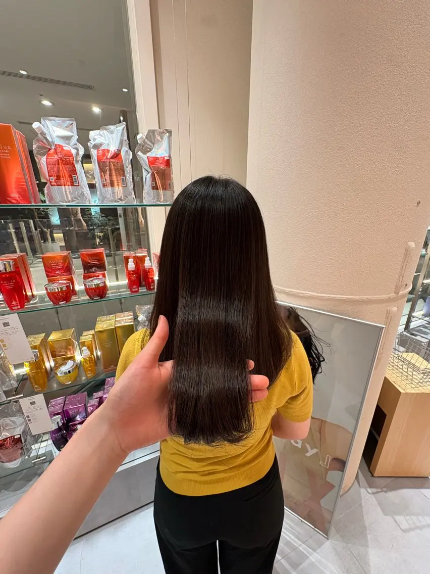 セミロング 伊藤 未衣菜のヘアスタイル