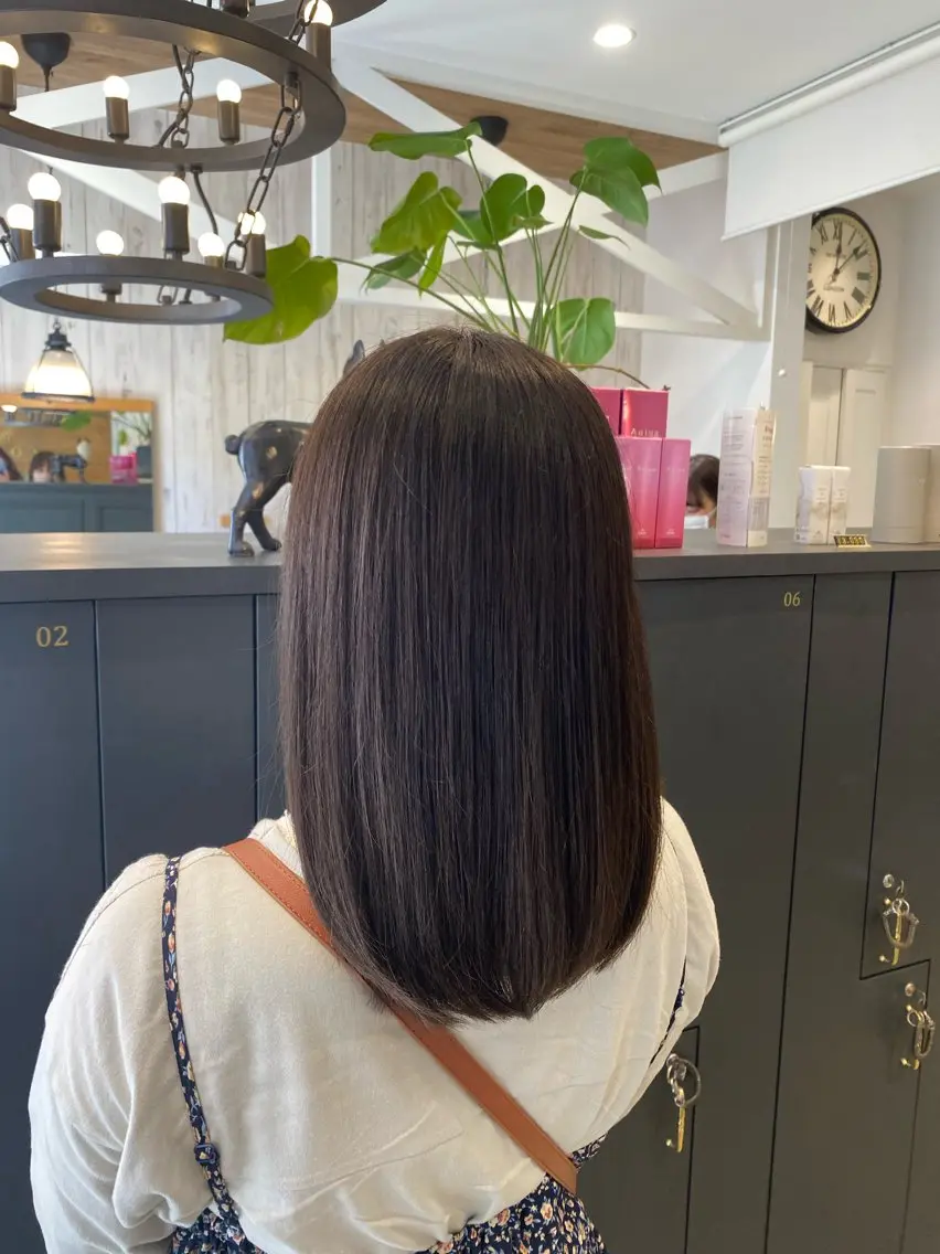 セミロング カラー グレージュ 柴田 枝利子のヘアスタイル