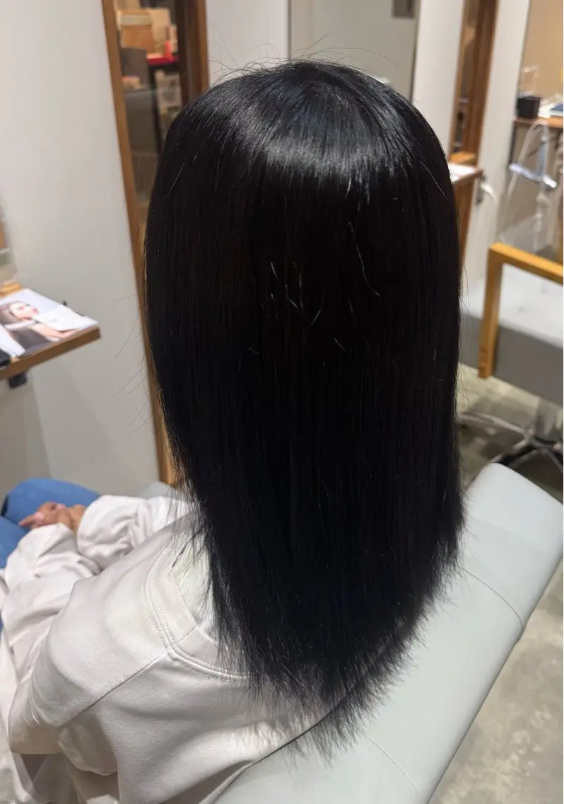 ロング カラー 黒髪 宮川 彩乃のヘアスタイル