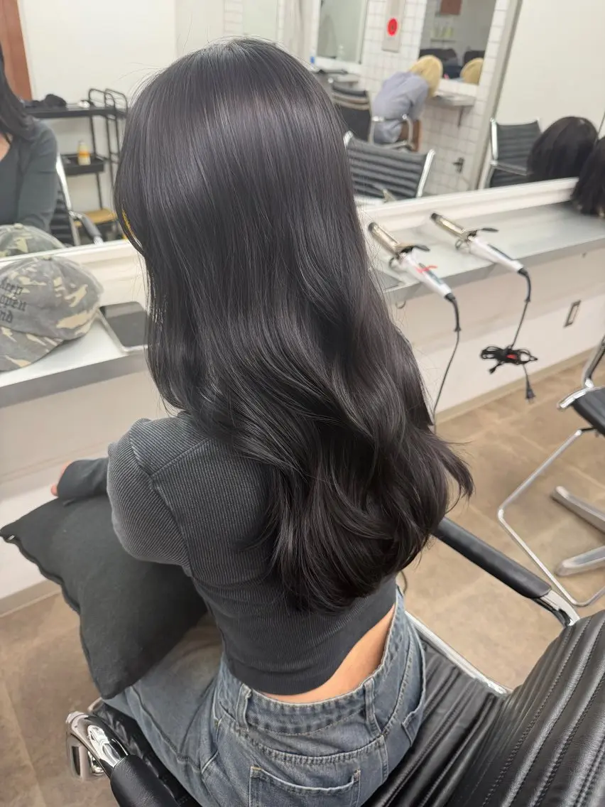 ロング ヘアカラー トリートメント VENICE MIKIのヘアスタイル