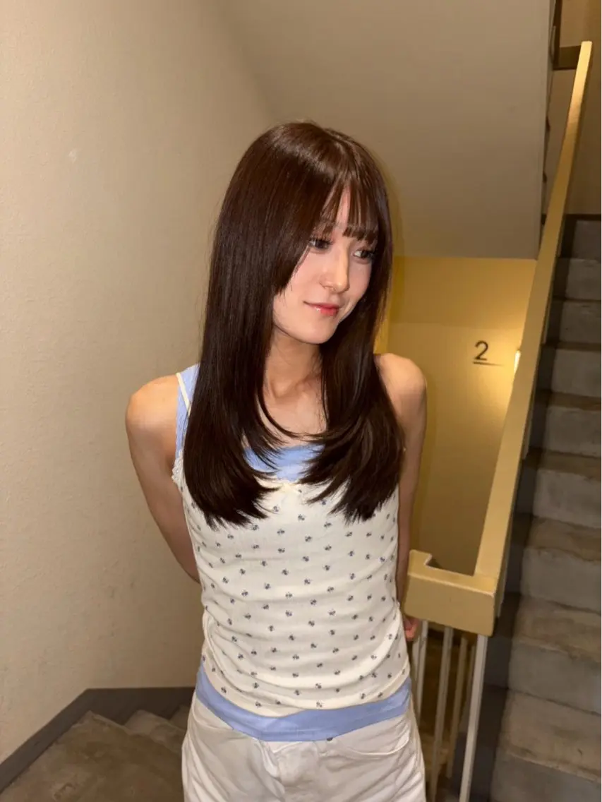 セミロング カラー ヘアカラー siki kaedeのヘアスタイル