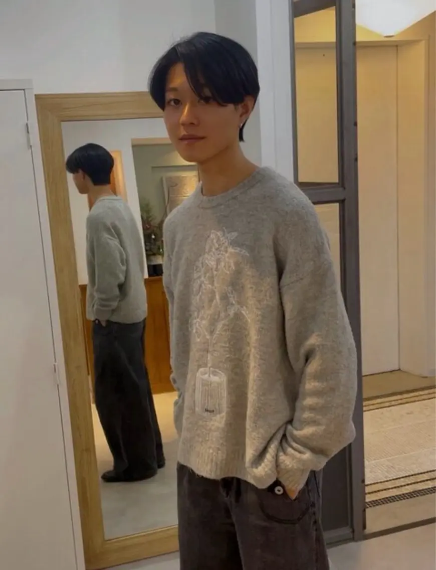 カラー パーマ メンズ メンズブリーチ センターパート メンズハイトーン カルマパーマ メンズ韓国風 カット 似合わせメンズカット ブリーチ/ウルフ/栄のヘアスタイル
