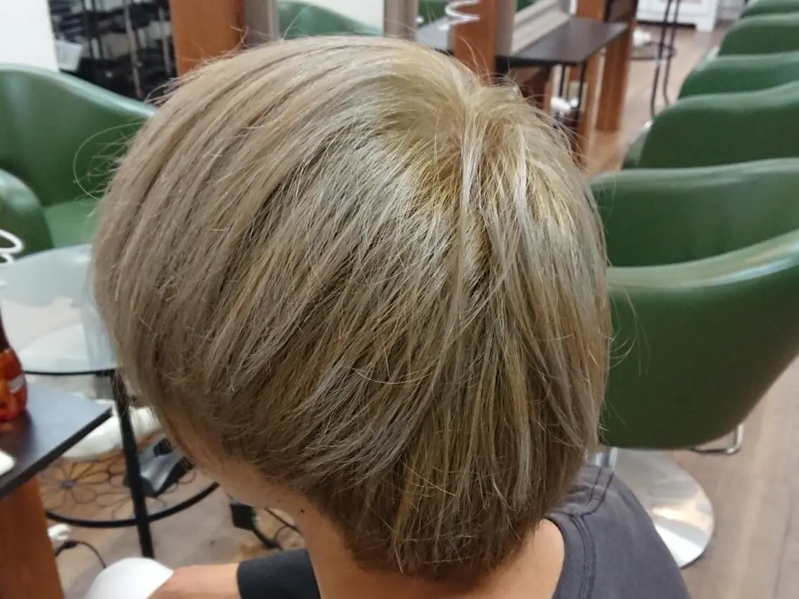 ショート ヘアカラー トリートメント 渡辺 康行のヘアスタイル