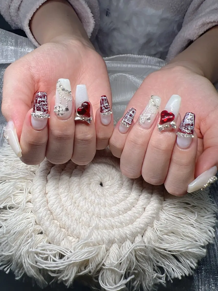 ネイル オーロラネイル チークネイル 長さ出し フットネイル フレンチネイル ハンドネイル Lee Nailsのネイルデザイン