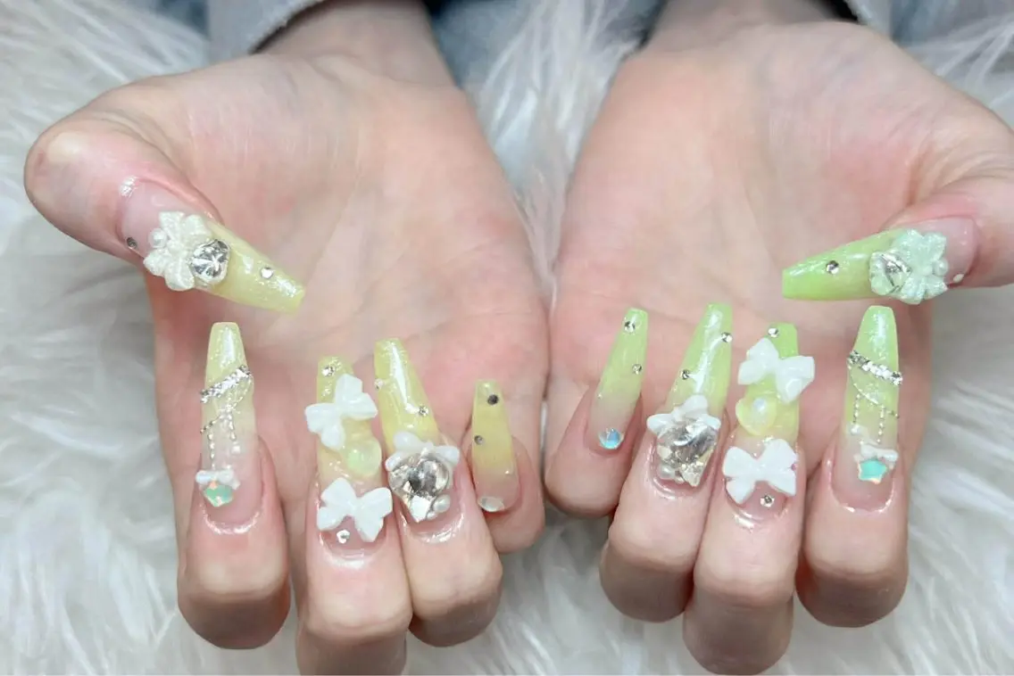 ネイル ハンドネイル Anh ゴテゴテネイルのネイルデザイン