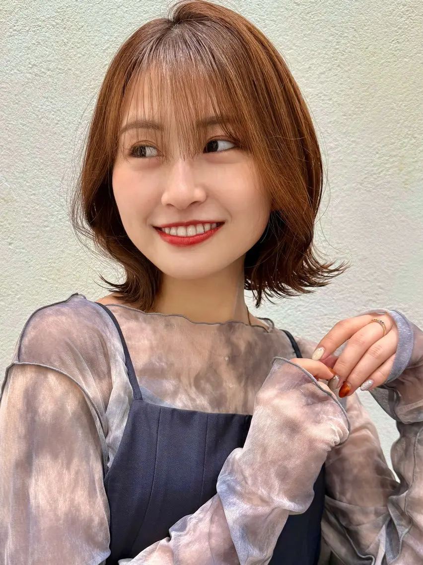 ミディアム 米澤 由衣のヘアスタイル