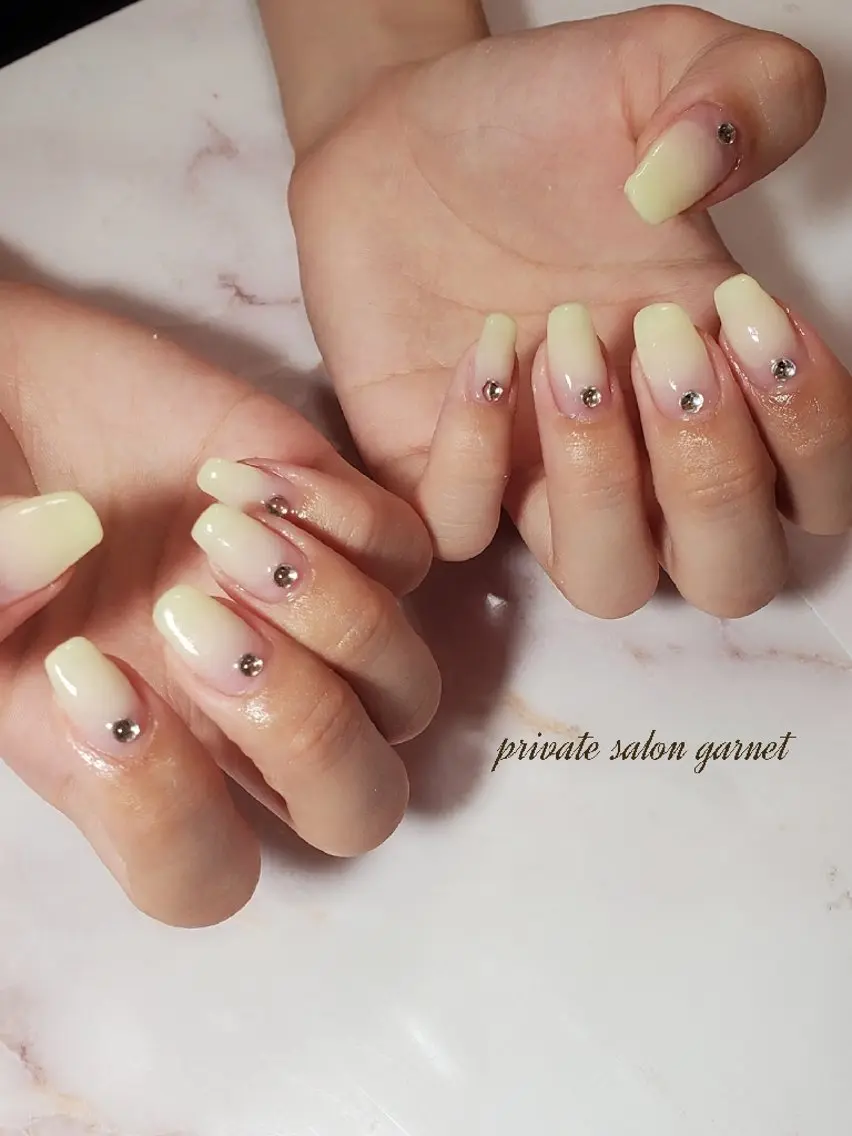ネイル ストーンネイル Garnet nailのネイルデザイン