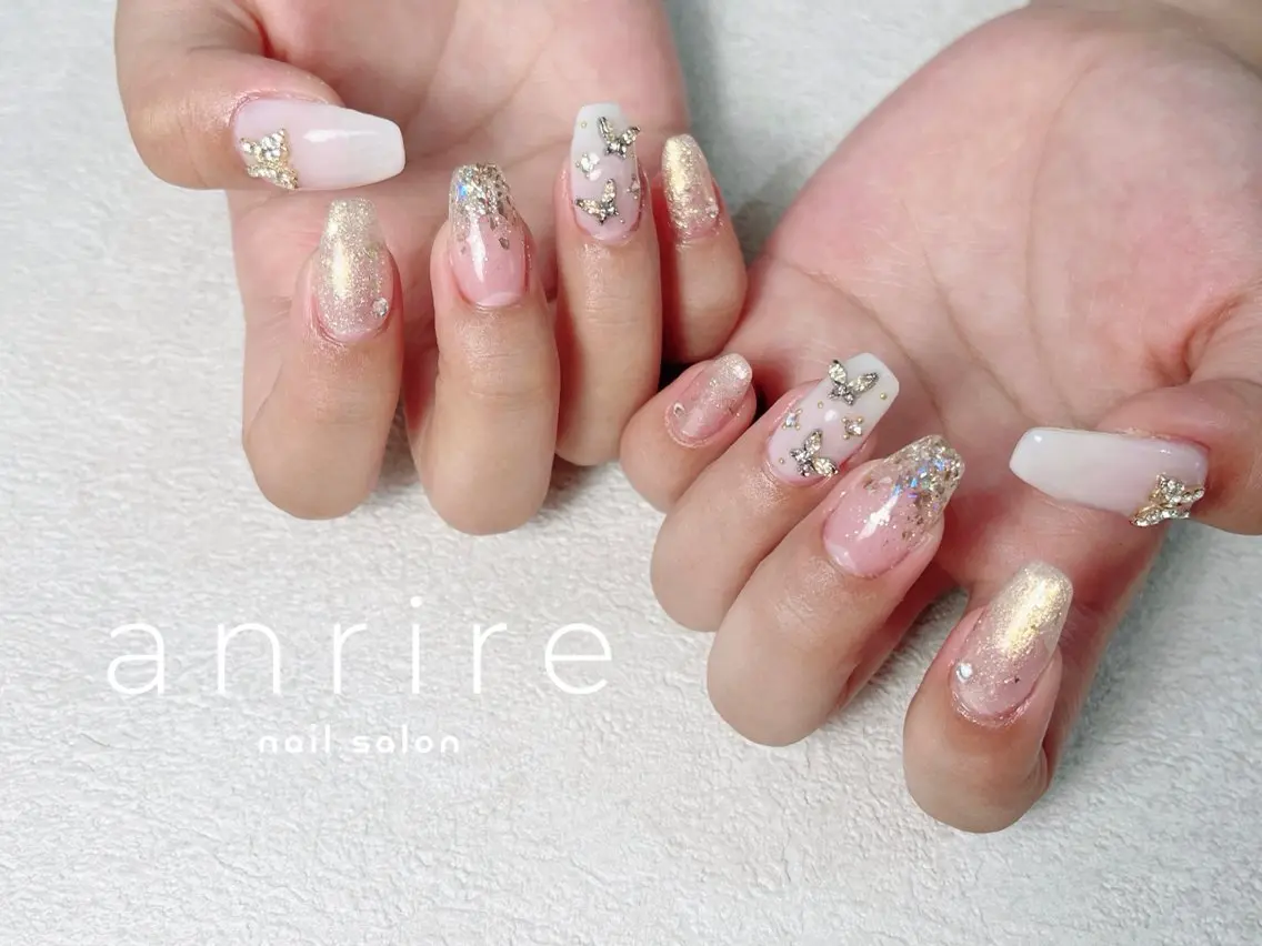 ネイル 成人式 ジェルネイル ゴールド キラキラネイル ラメ(グリッター) nailsalon anrireのネイルデザイン
