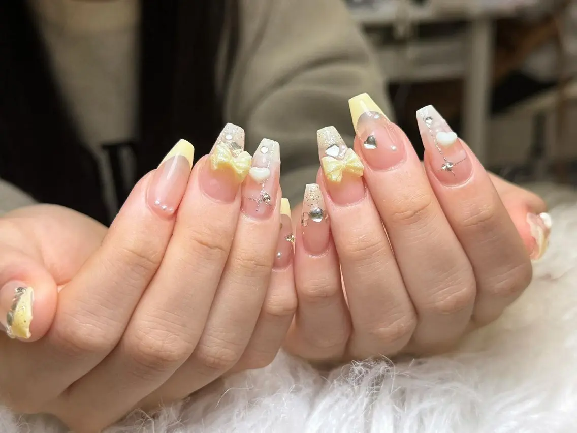 ネイル フレンチネイル ジェルネイル ガーリー 韓国ネイル ロングネイル ハンドネイル ミ ミのネイルデザイン