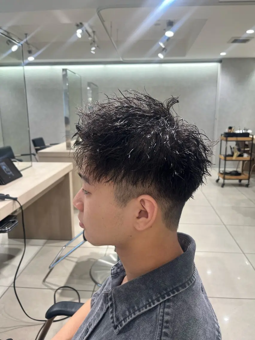 パーマ メンズ メンズパーマ ツイストスパイラルパーマ 刈り上げ スパイラルパーマ カット パーマ 巖本 真希のヘアスタイル