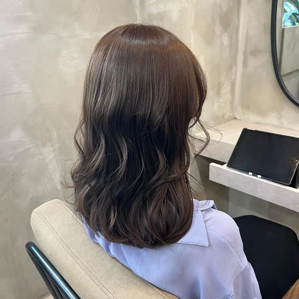 セミロング カラー ブリーチ グレージュ ミルクティーグレージュ ブリーチなしカラー カット ヘアカラー トリートメント ヘアセット RIYA❤︎ Aujuaソムリエのヘアスタイル