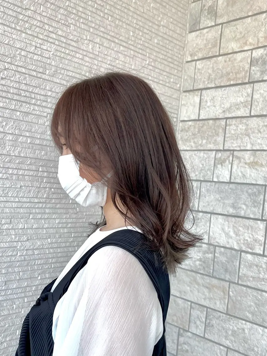 ミディアム カラー 透明感カラー グレージュ イルミナカラー ヘアカラー YUKA .のヘアスタイル