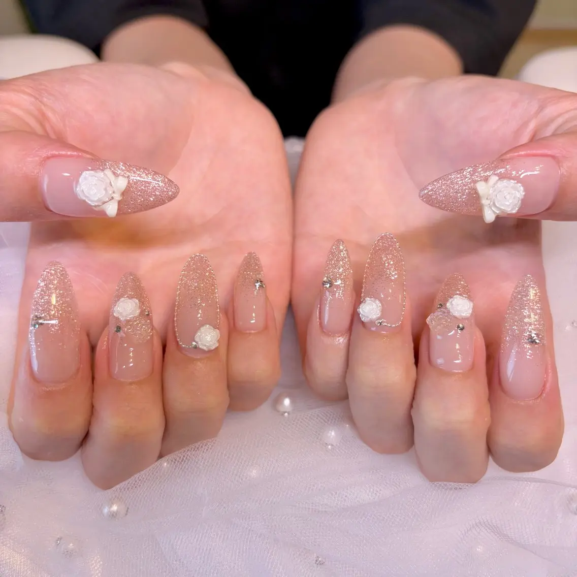 ネイル ガーリー ハンドネイル nail salon e'mu💐のネイルデザイン