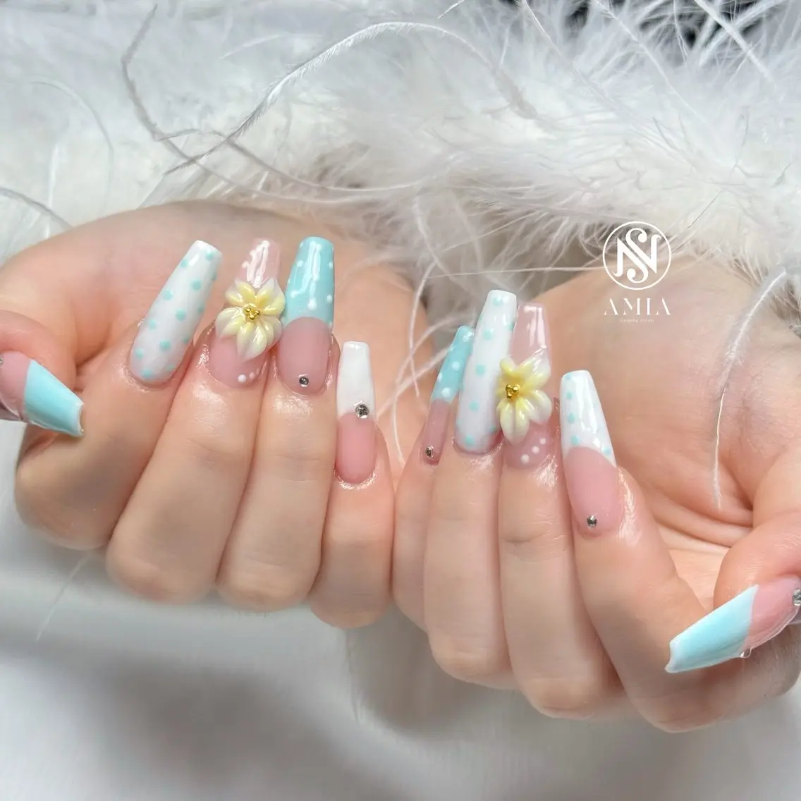 ロング ハンドネイル 🌟AMIA BEAUTY🌟のネイルデザイン