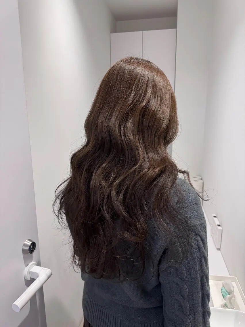 ロング ヘアカラー 透明感カラー🫧⌇ AO🫐🩵のヘアスタイル