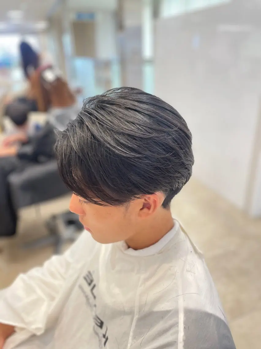 メンズ シャドウパーマ／骨格 矯正カット　トモキのヘアスタイル