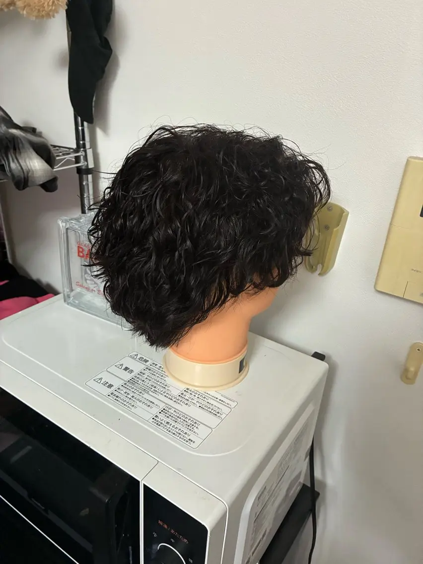 パーマ メンズ ワガ カズマのヘアスタイル