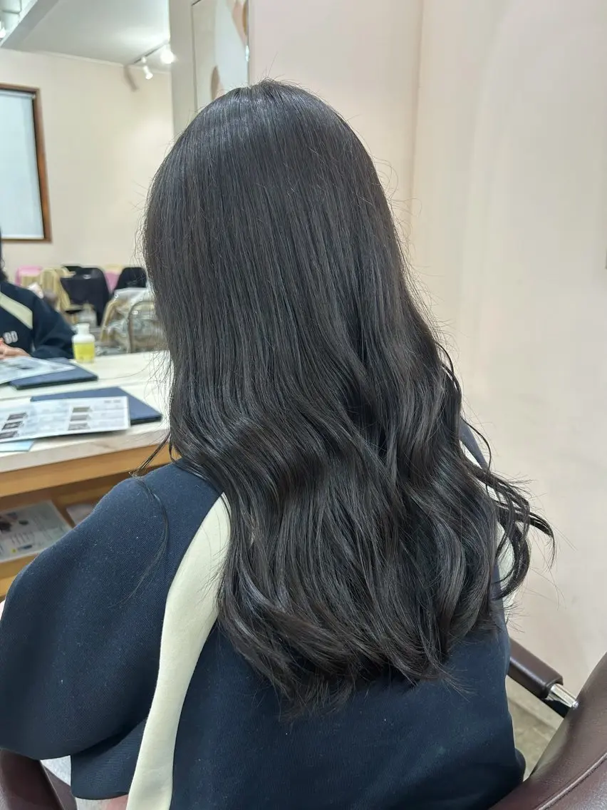 カラー 透明感カラー グレージュ 君島 花楓のヘアスタイル