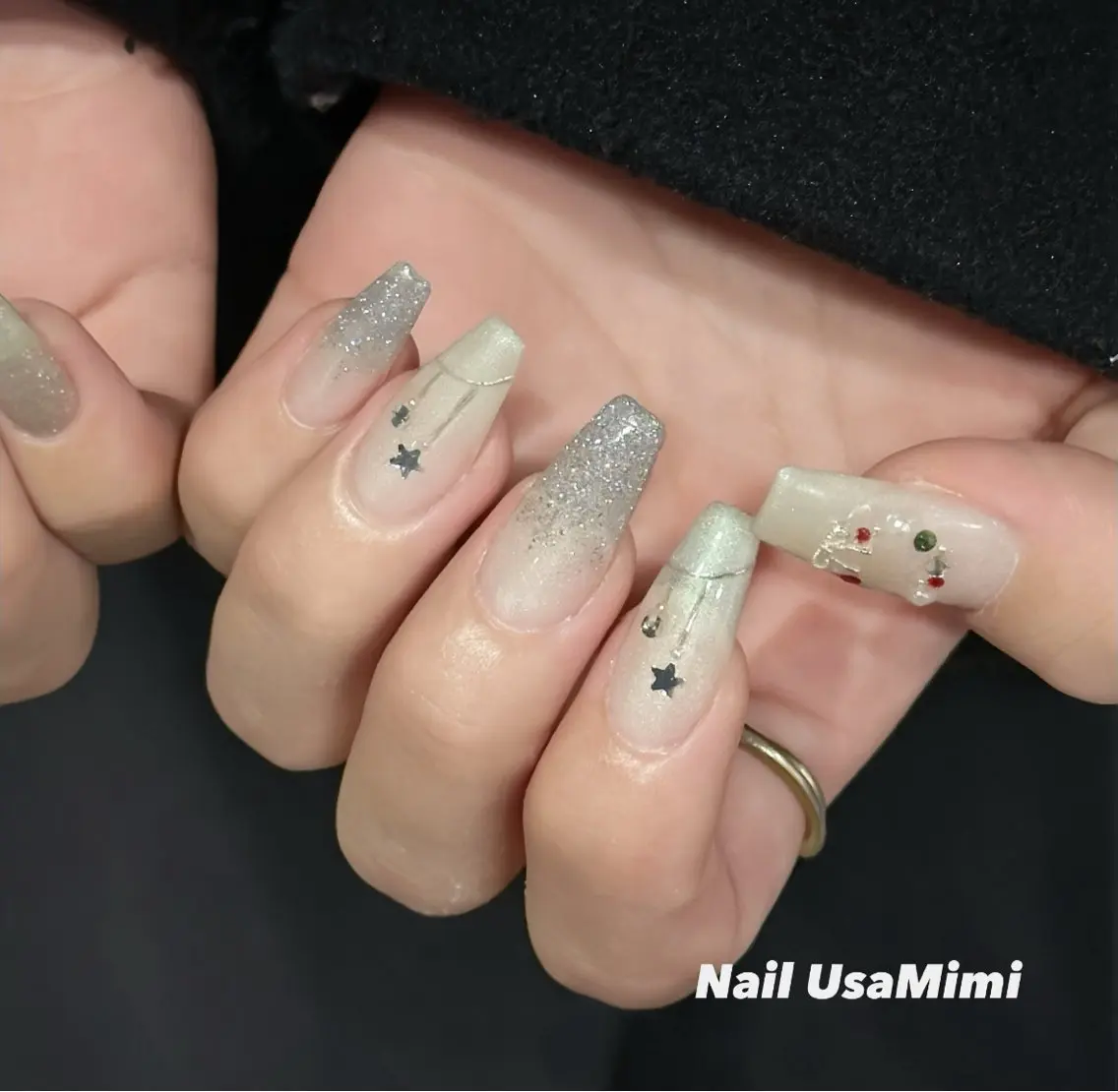 ネイル アートネイル キラキラネイル ワンホンネイル 冬ネイル クリスマス 本町ネイルNail UsaMimiのネイルデザイン