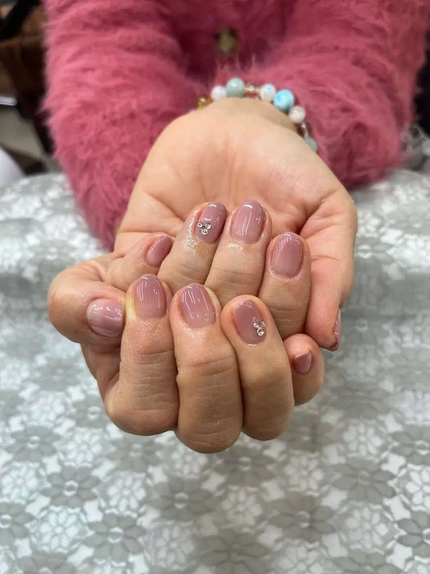 ネイル クリアネイル グラデーション ストーンネイル MAXKELLY YUNAのネイルデザイン