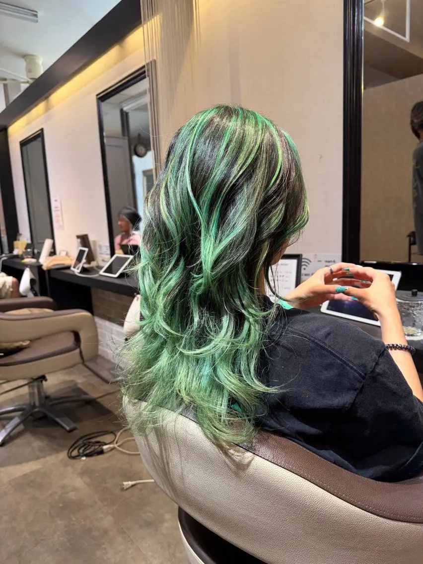 ロング カラー ハイライトカラー ハイライト カット ヘアカラー 川村 綾のヘアスタイル