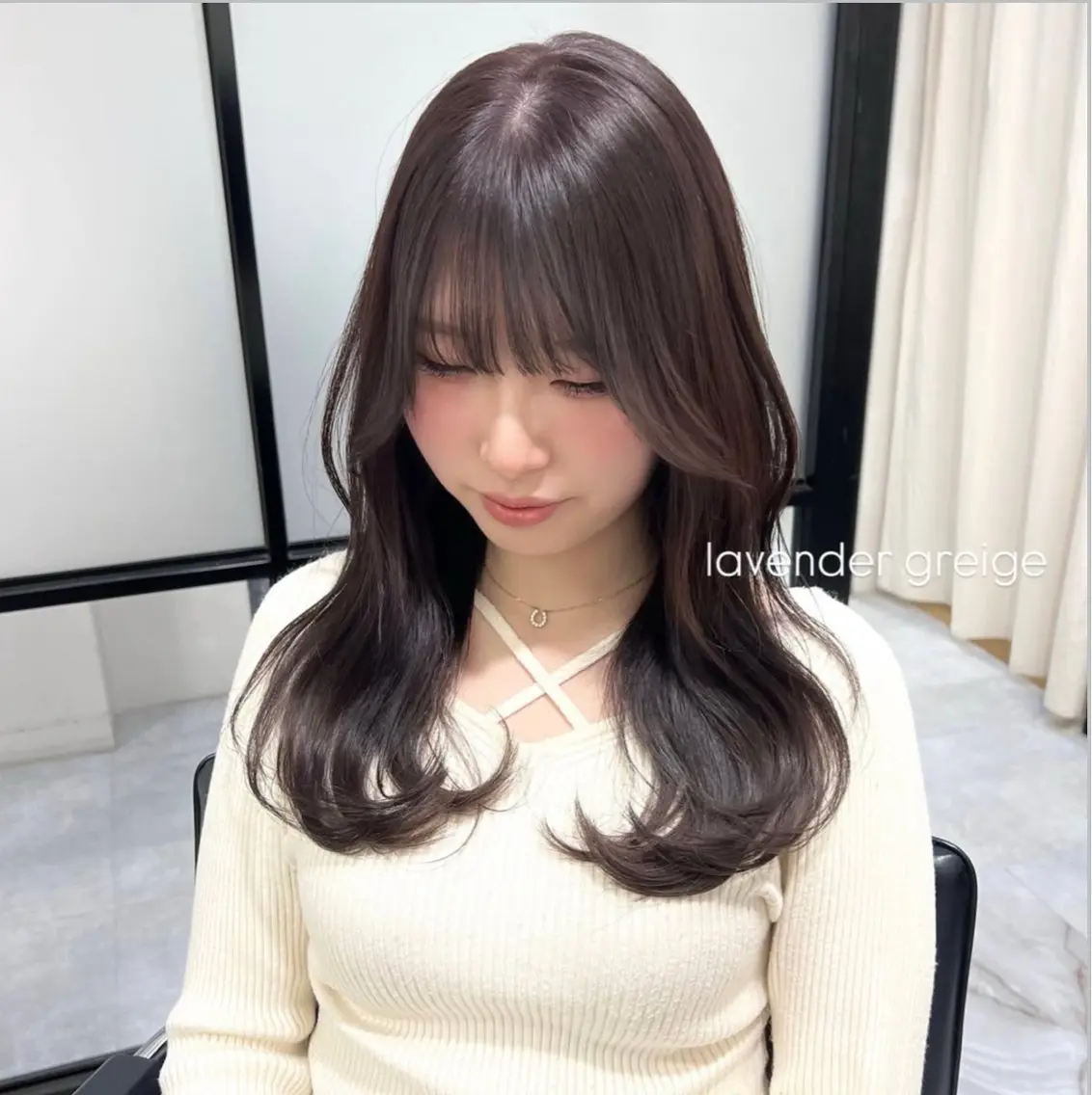 セミロング カラー ブリーチ ラベンダーカラー ブリーチなしカラー 前川 朋香のヘアスタイル